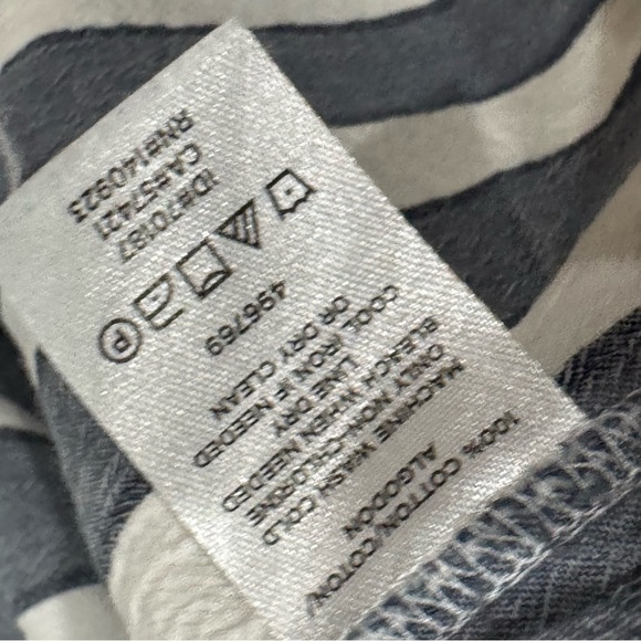 Loft outket sleeveless striped flounce/ ruffle top ❤️ - Picture 5 of 6